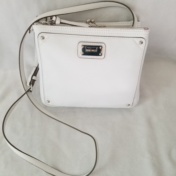 Nine West Handbags - Nine West shoulder bag